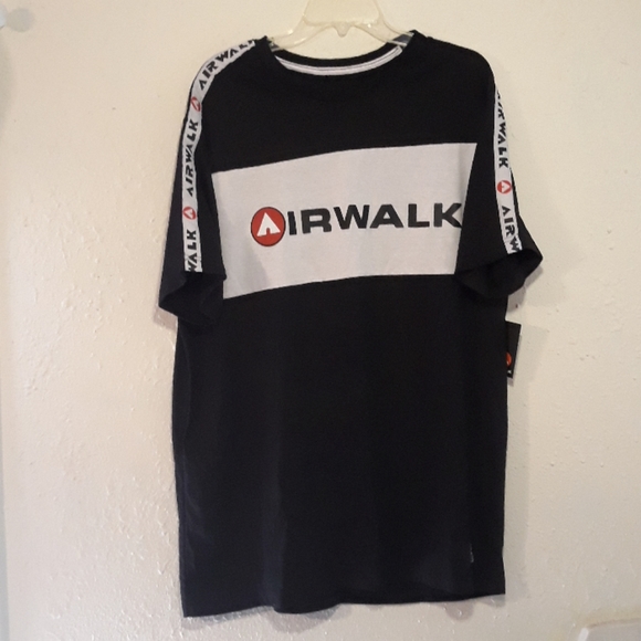Airwalk Other - NWT Men's air walk Tee